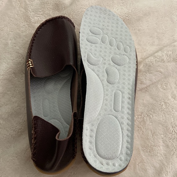 Size 41 New Women's Comfort Walking Shoe in Burgundy Leather - Picture 12 of 15